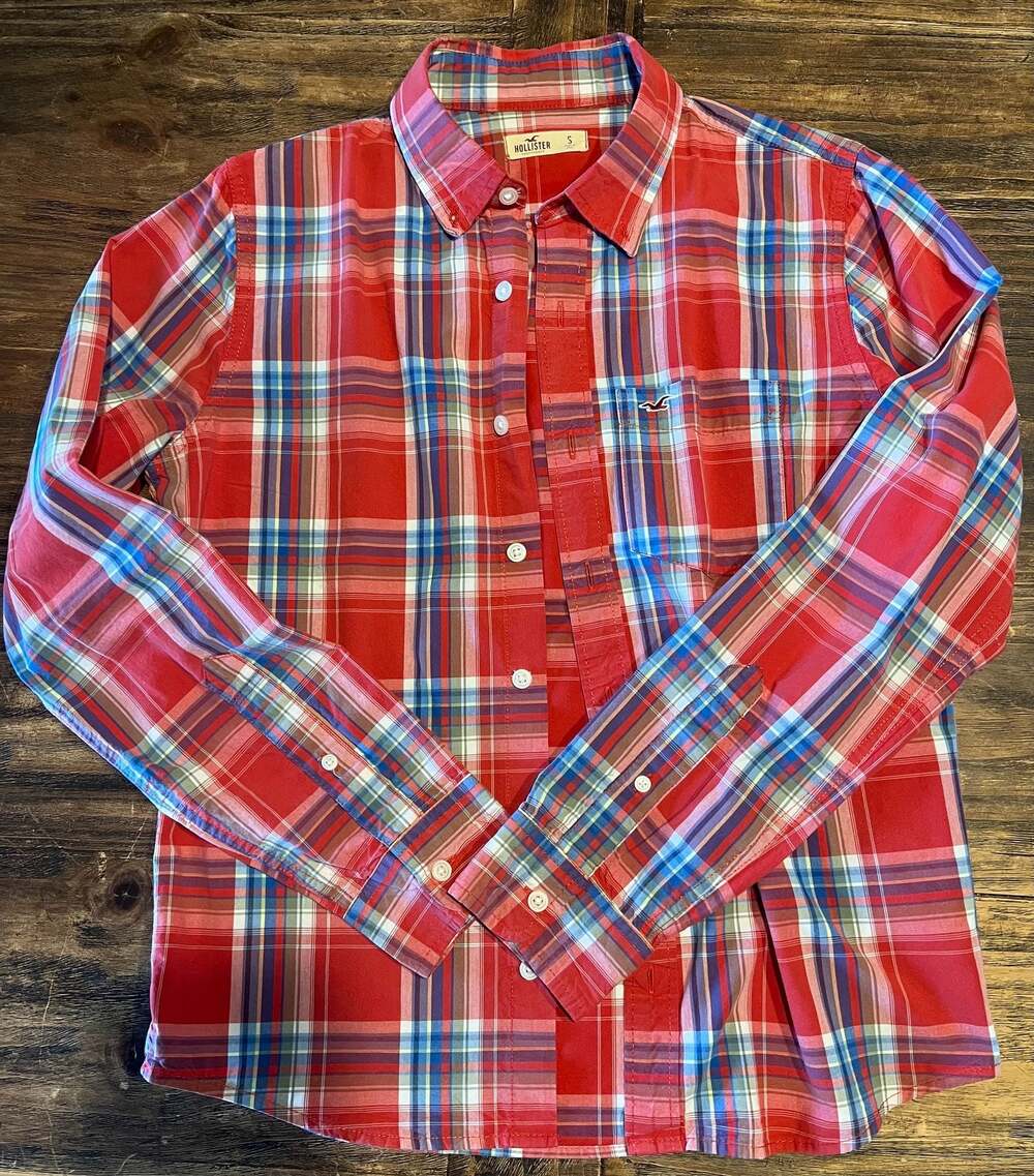 Hollister California Men's Red Plaid Long Sleeve Button Down Shirt Size S